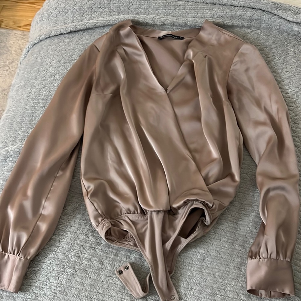 Abercrombie and Fitch mauve bodysuit silk long sleeves size small